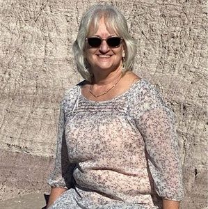 Meet your Posher, Kay